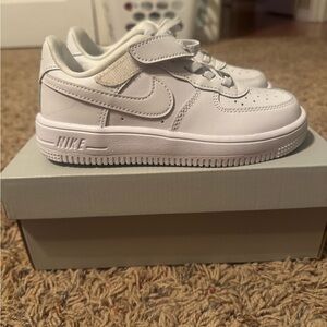 Nike Force 1 Kids White Low-Top Velcro Sneakers
